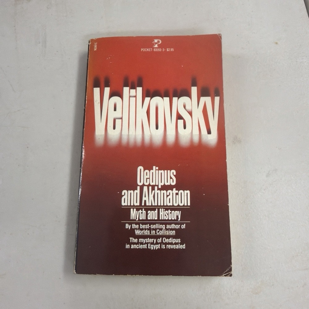 Velikovsky Oedipus and Akhnaton Myth and History 1977 Pocket Books Paperback